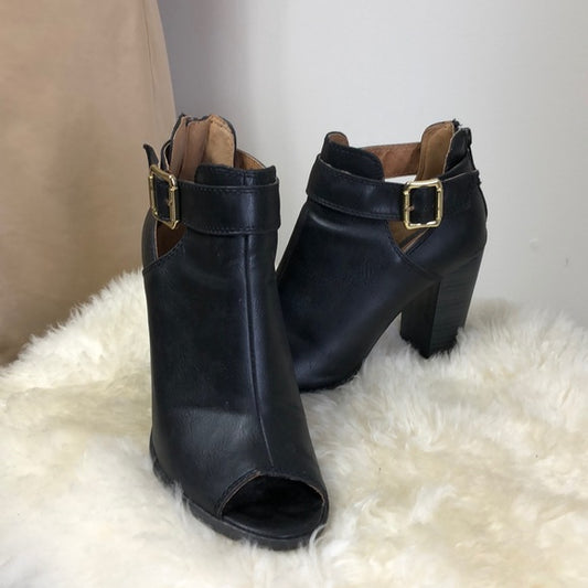 Fioni open toe leather booties