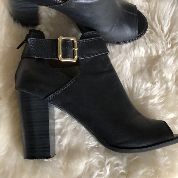 Fioni open toe leather booties