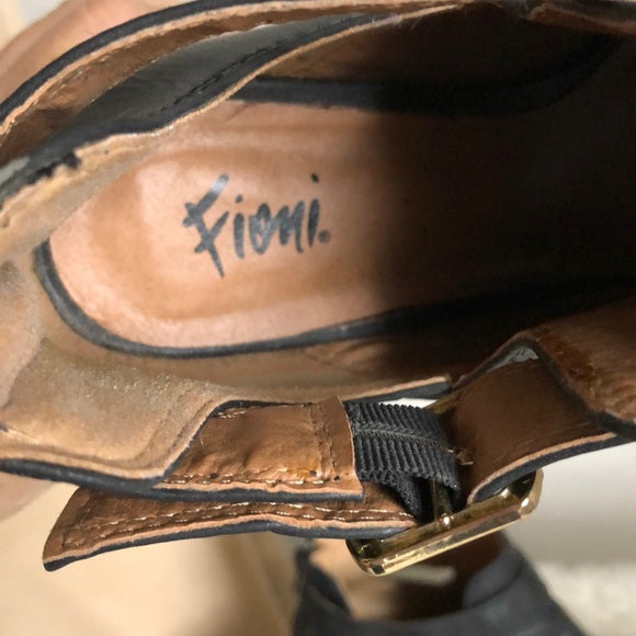 Fioni open toe leather booties