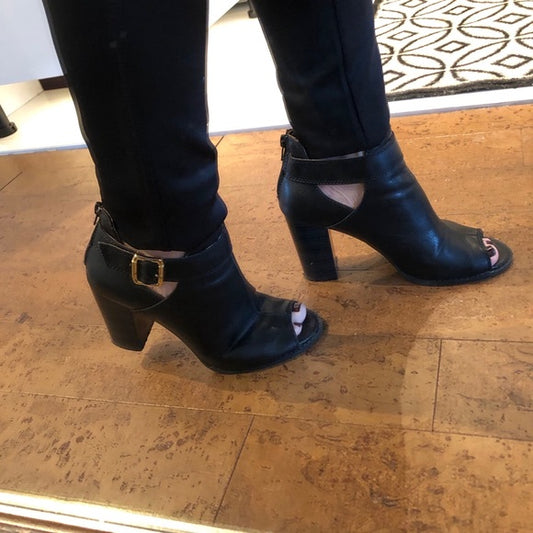 Fioni open toe leather booties