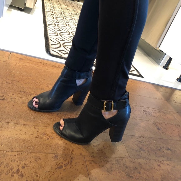 Fioni open toe leather booties