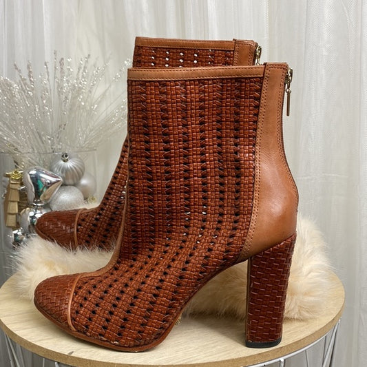 RARE SIZE!! Schutz booties “Kiula”