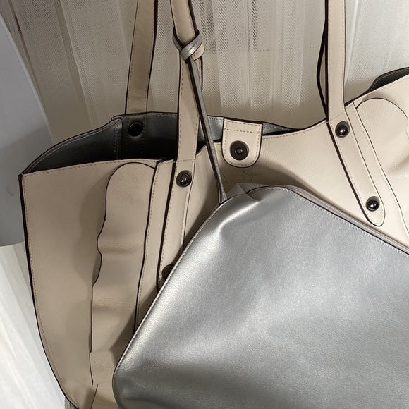 Jessica Simpson Kalie tote bag