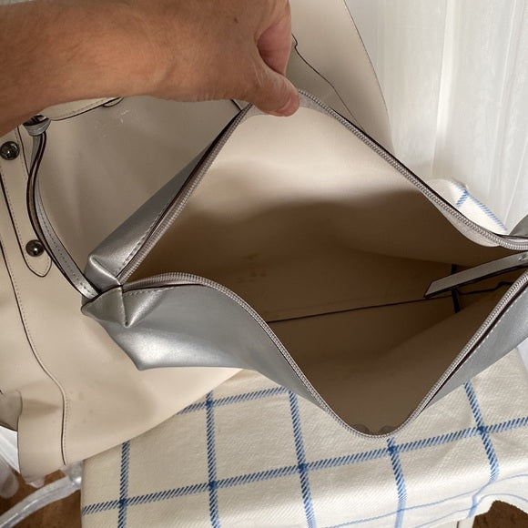 Jessica Simpson Kalie tote bag