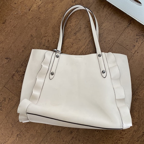 Jessica Simpson Kalie tote bag