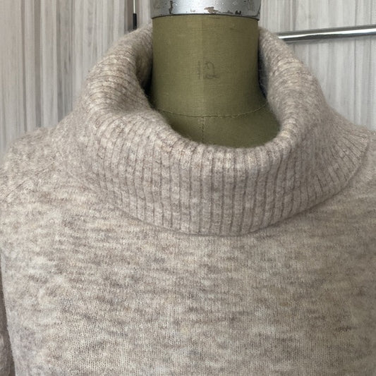 REDUCED!!Wilfred free turtleneck sweater