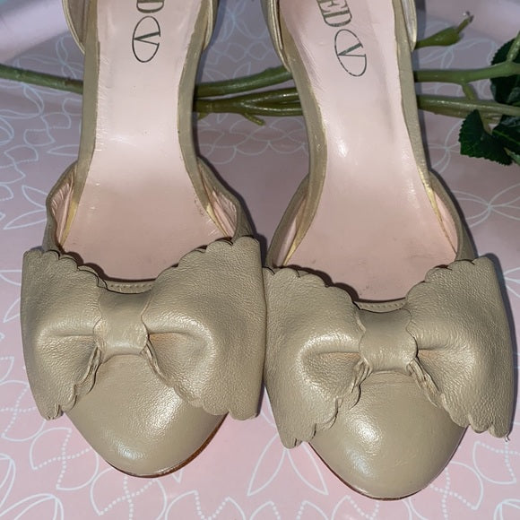 REDUCED!!Valentino Red V d’Orsay kitten heels shoes