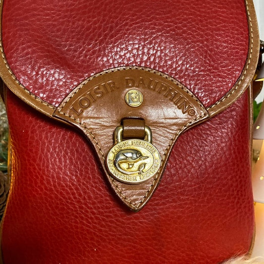 REDUCED Vtg 90’s Loisir Dauphin 100% red/tan pebbles leather small crossbody!
