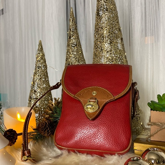 REDUCED Vtg 90’s Loisir Dauphin 100% red/tan pebbles leather small crossbody!