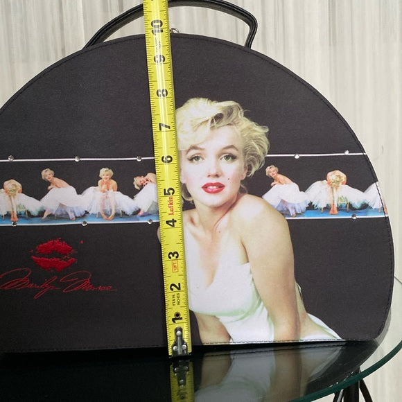 Marilyn Monroe cosmetic hard bag divided compartments inside! Pink/white