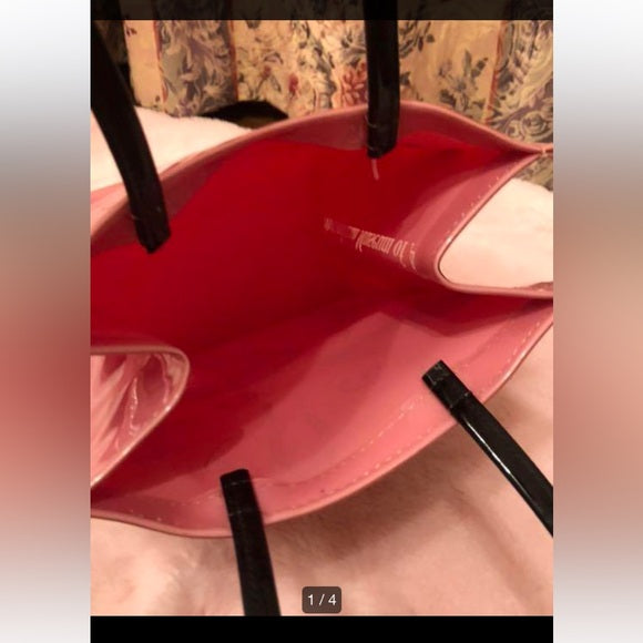 REDUCED!!! The Metropolitan Museum of Art pink plastic small bag! Novelty prints