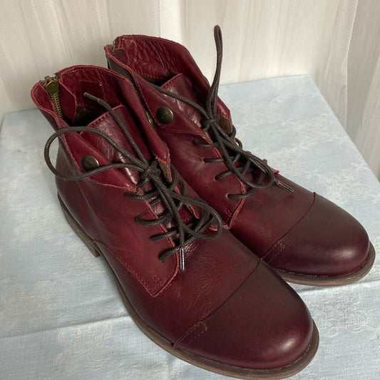 Miz Mooz “Lennox” leather ankle boots! Lace up back zipper! Size 7