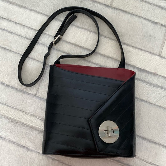Crossbody 100% leather modern black/burgundy purse bag! Quilted stitches! Flap!