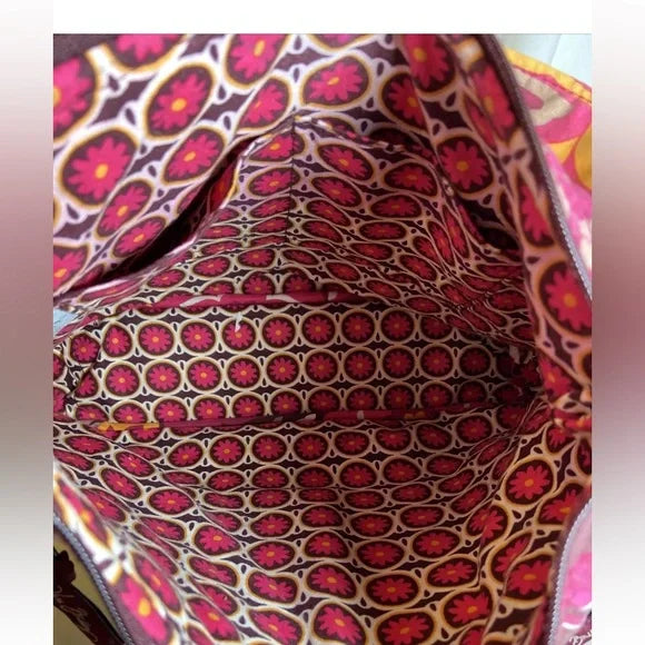 NWOT!!! Vera Bradley Lisa B Carnaby shoulder bag! 100% washable quilted!