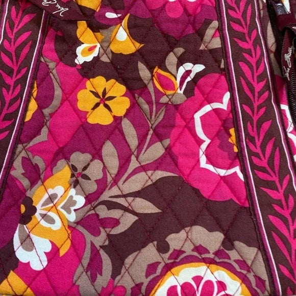NWOT!!! Vera Bradley Lisa B Carnaby shoulder bag! 100% washable quilted!
