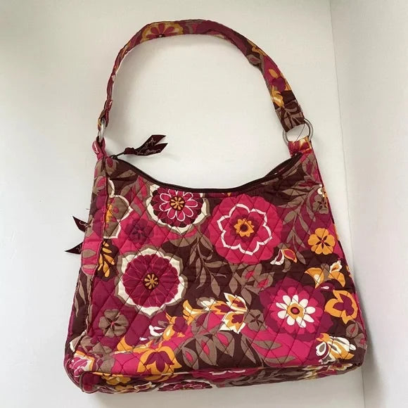 NWOT!!! Vera Bradley Lisa B Carnaby shoulder bag! 100% washable quilted!
